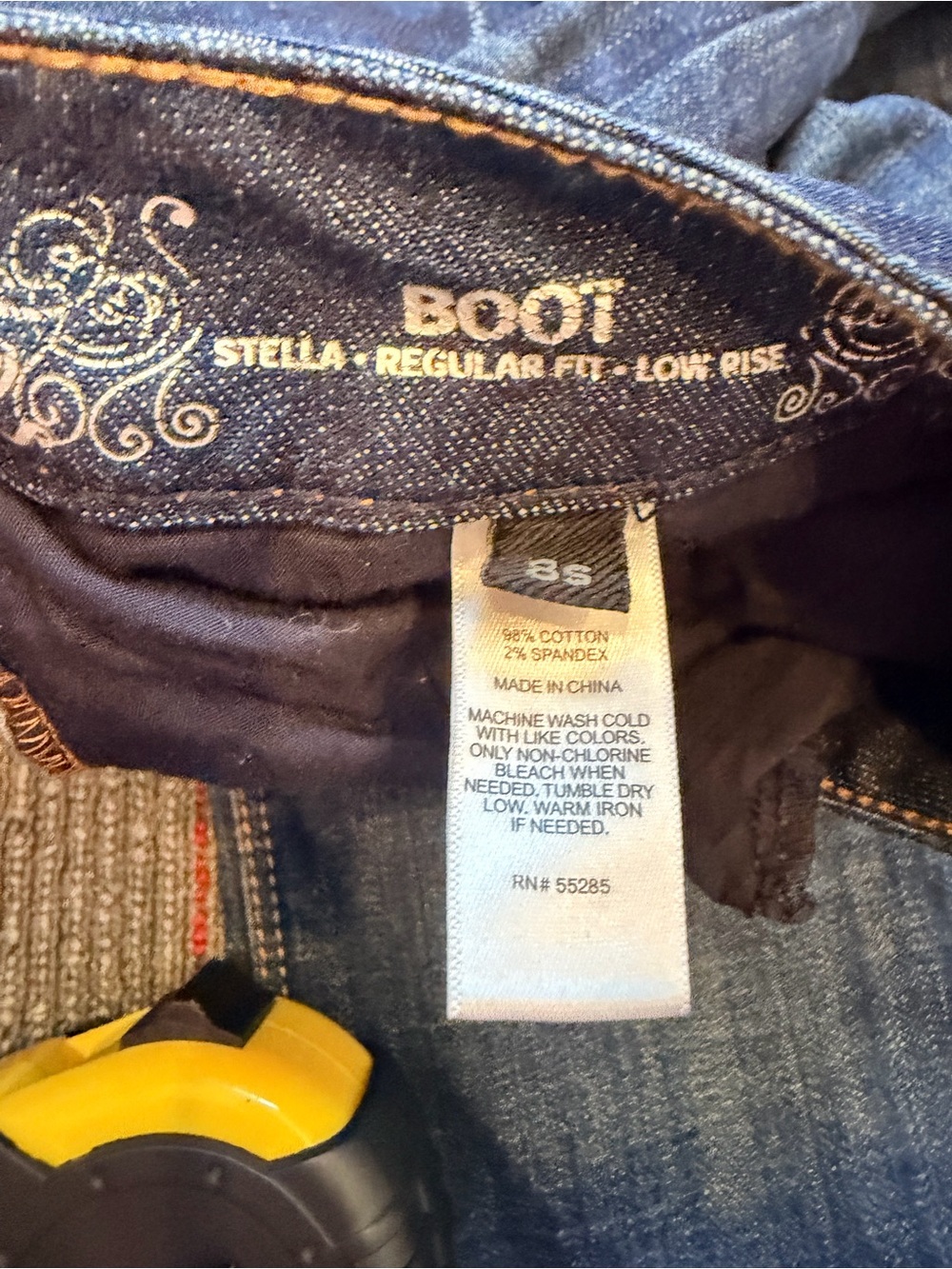 Express Women's 98% Cotton Boot Stella Reg Fit Low Rise Jeans Size 8S Waist 17in - Picture 10 of 12